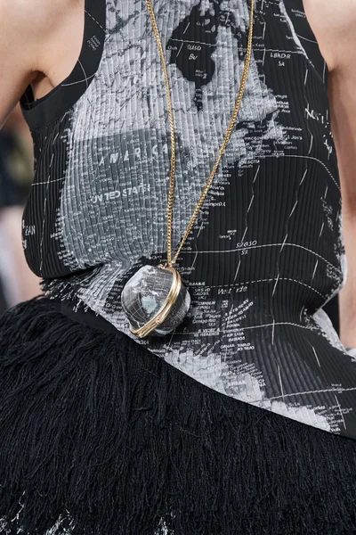 Look 124